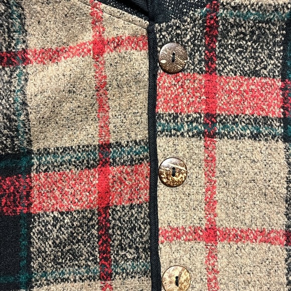 Fall poncho with buttons - Picture 2 of 3